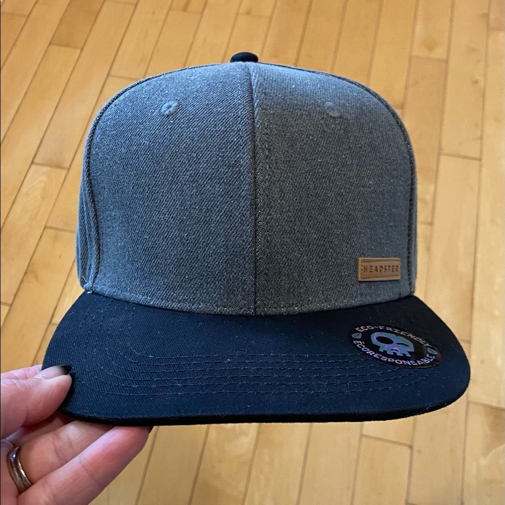 Headster Flatbrim SnapBack Hat